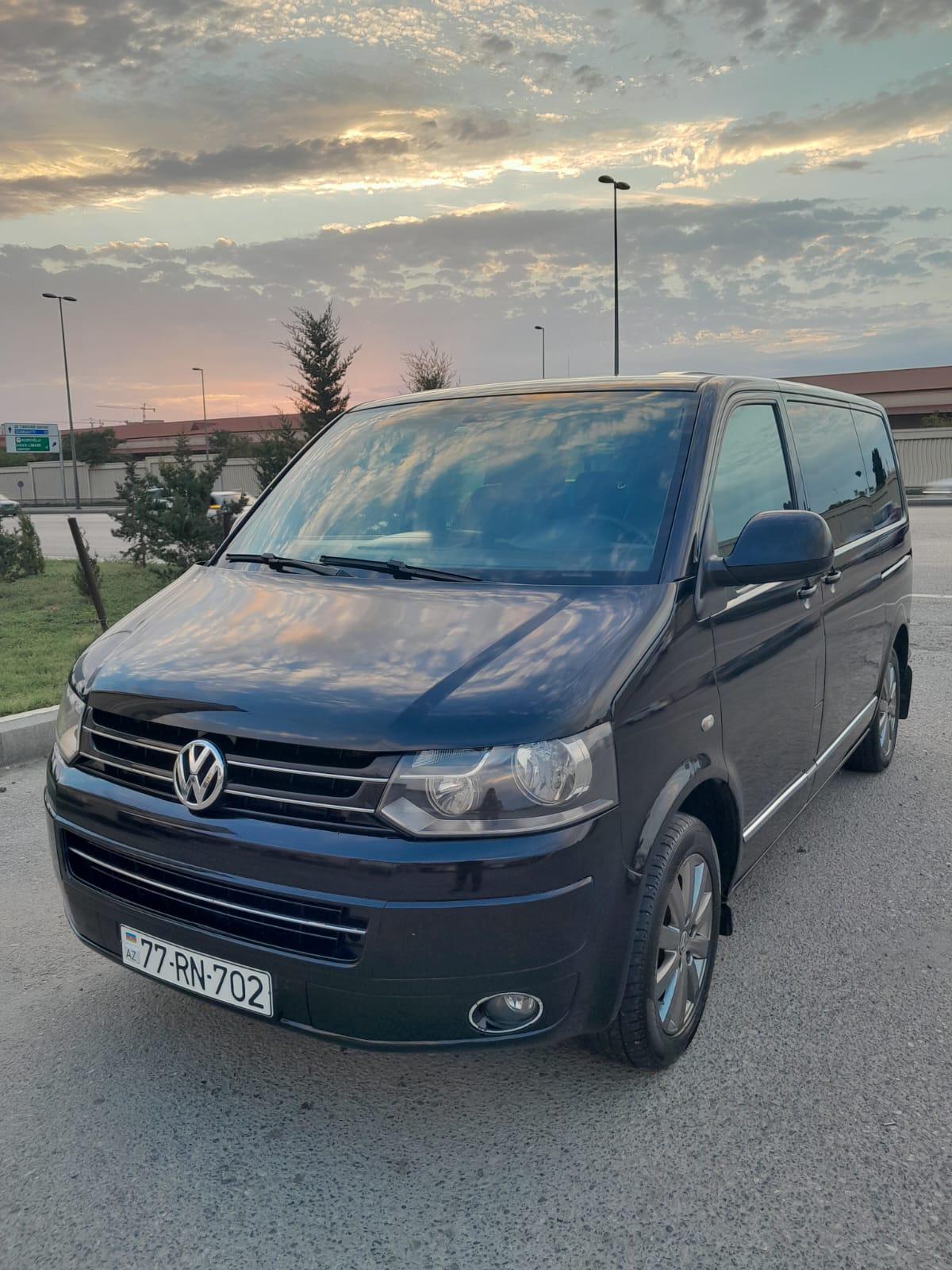  arenda masin Volkswagen Multivan 2012 