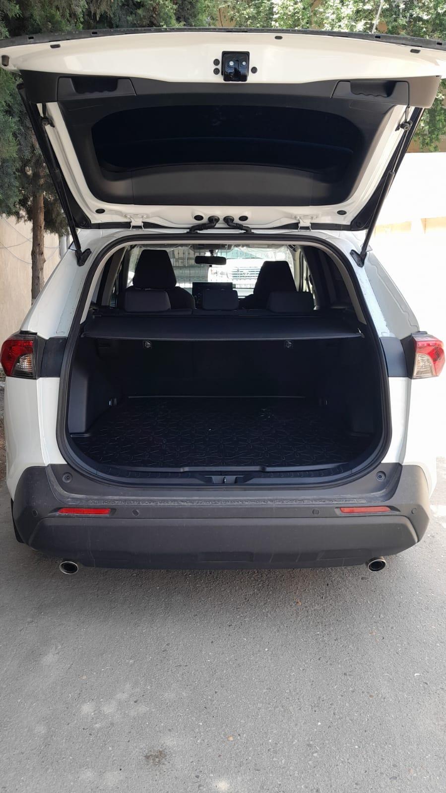 rent Toyota Rav4 2023 in Baku 