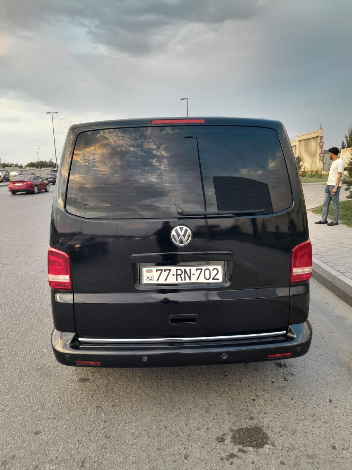  arenda masin Volkswagen Multivan 2012 