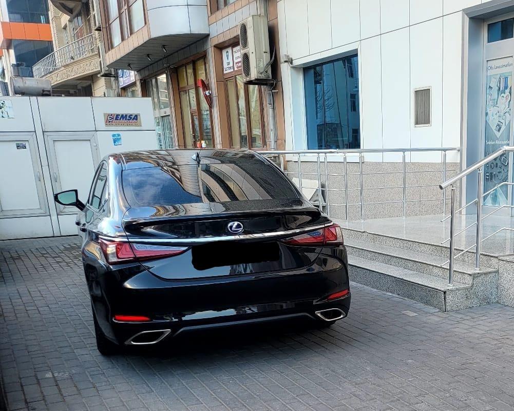 rent Lexus ES 300 2021 in Baku 