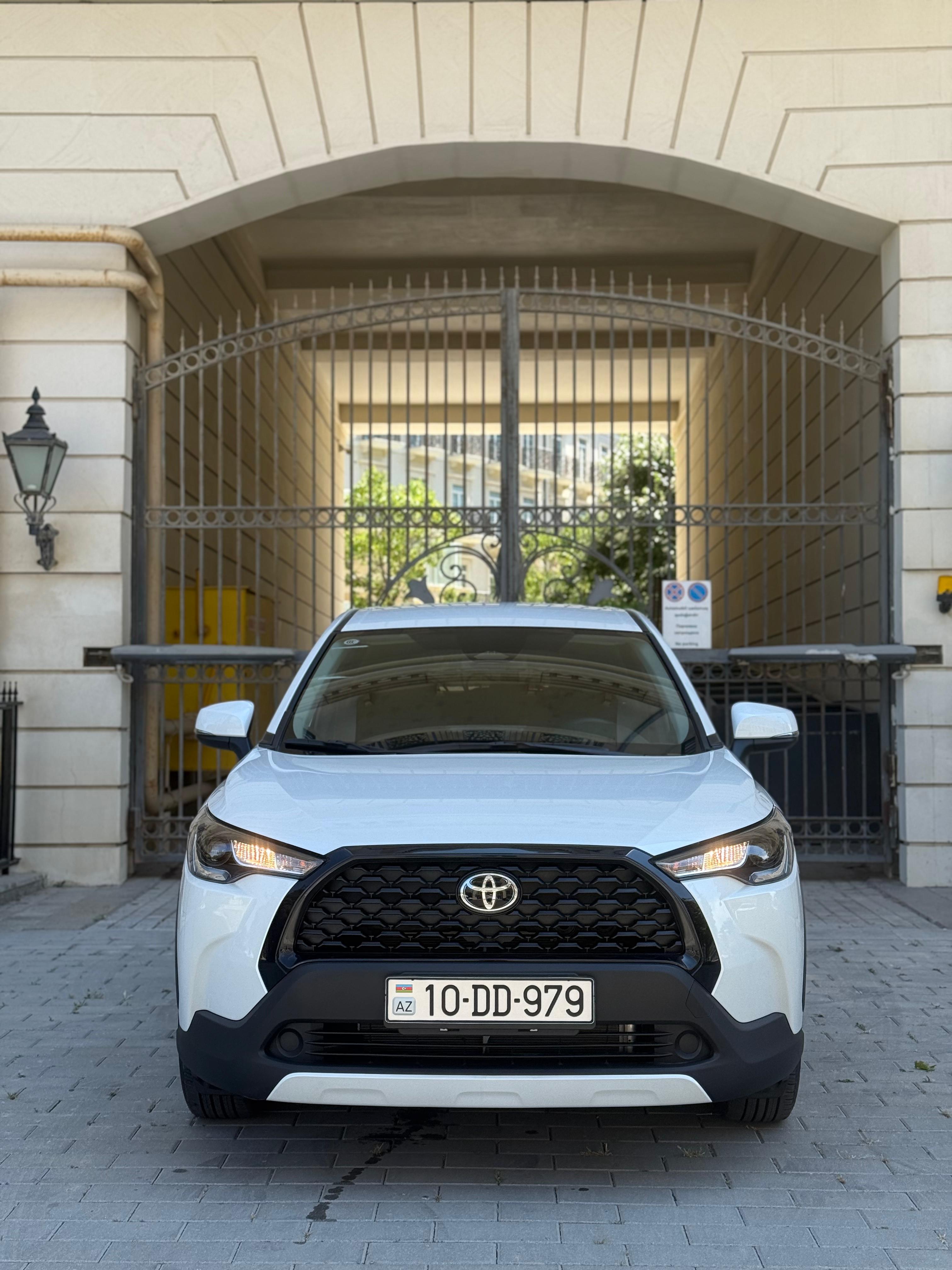 машина в аренду Баку Toyota Toyota corolla cross 2025 